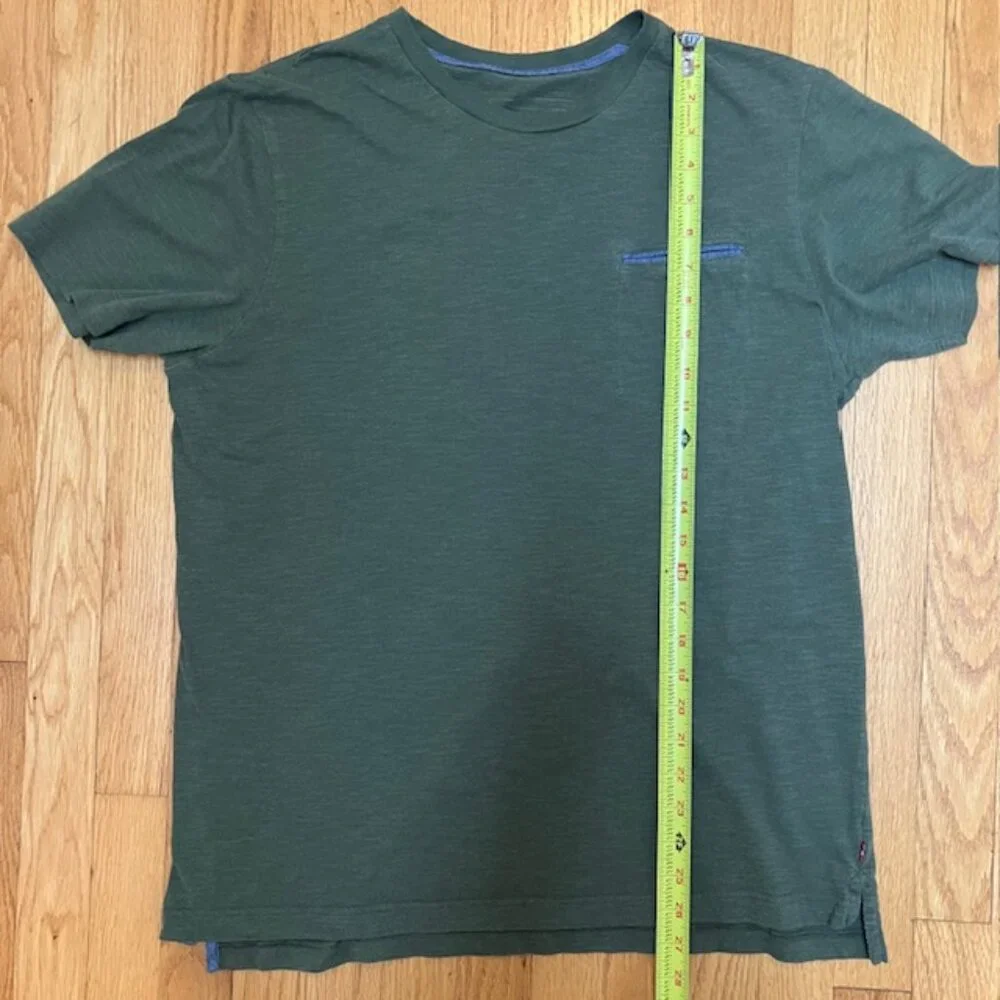 CLEARANCE - Levi’s olive green short sleeve pocket tee size XL